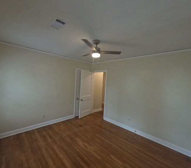 Foto del edificio - Renovated 3 Bed 1 Bath