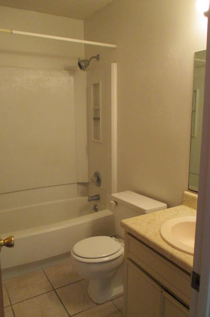 Building Photo - 114 Classic Manor Ct