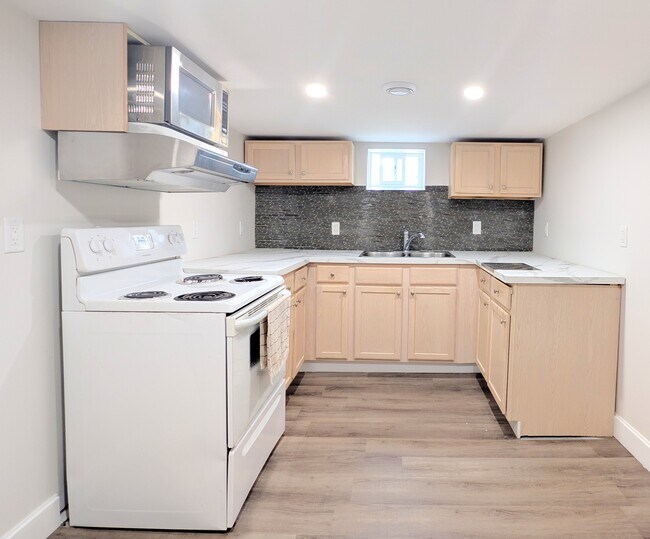 Photo du bâtiment - 1227 Gladstone Ave