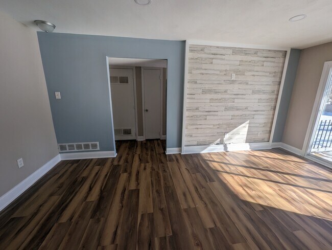 Foto del edificio - 143 Chelsea Cir