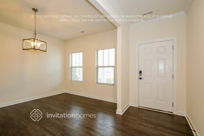 Building Photo - 5915 Fenway Dr