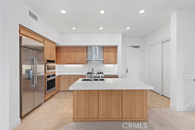 Building Photo - 2407 Rivington