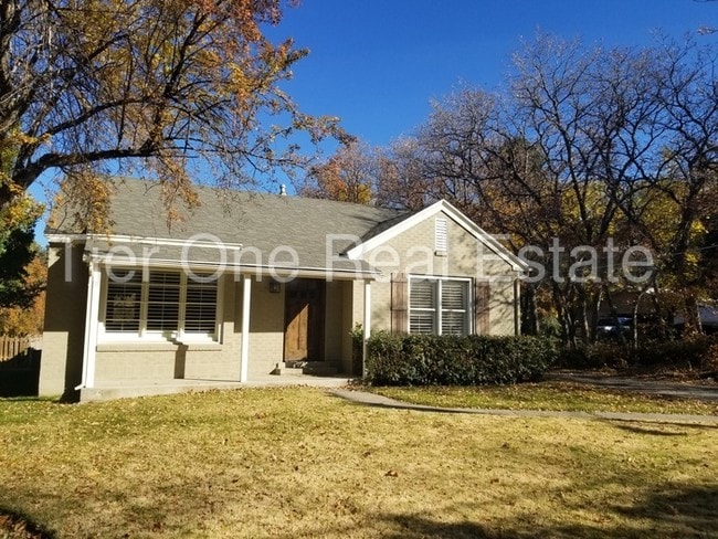Foto del edificio - 2231 E Fardown Ave