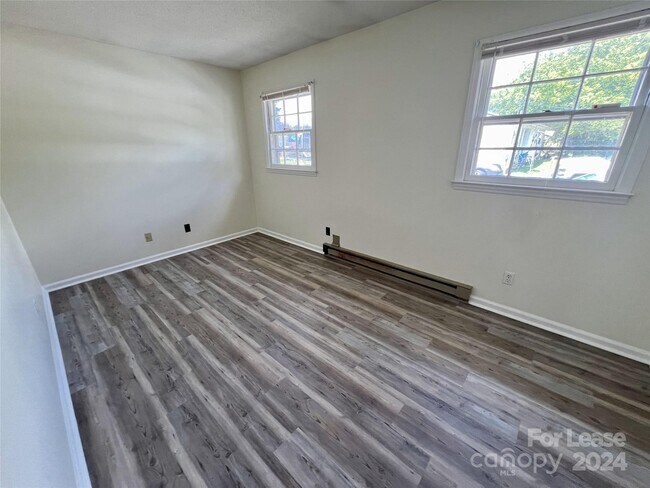 Building Photo - 610 Hester Dr