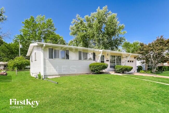 Building Photo - 580 Moule Drive