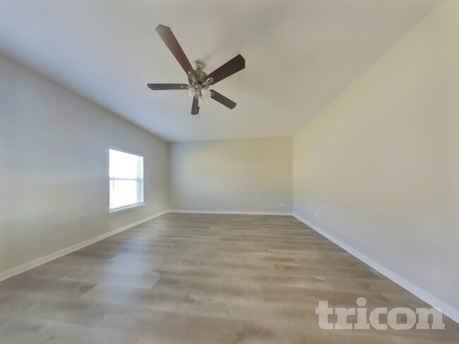 Building Photo - 5300 Persimmon Dr