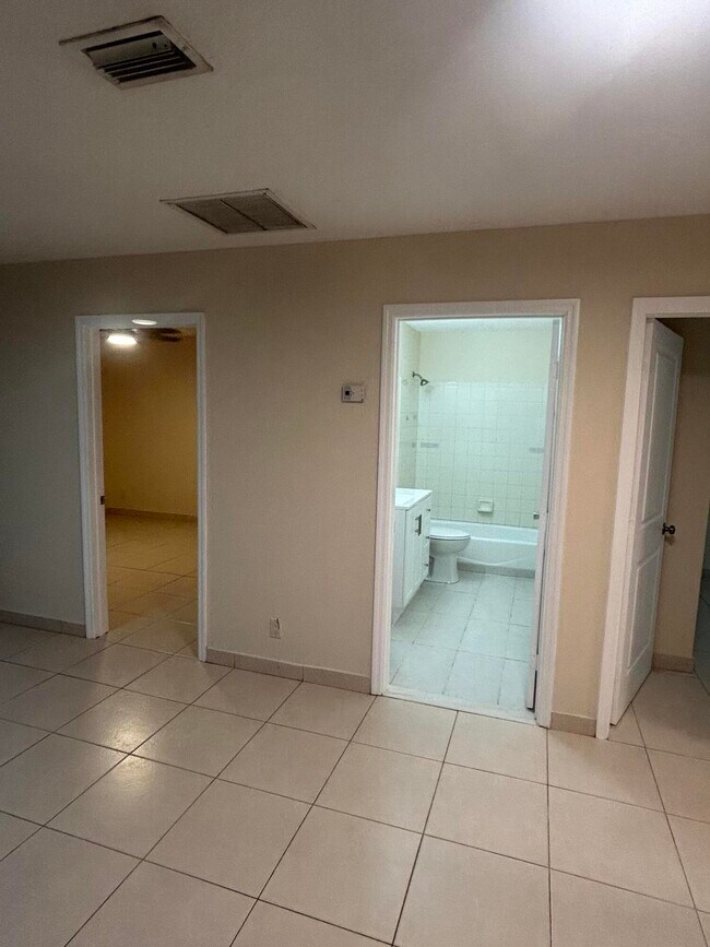 Foto del edificio - 3391 Helena Dr