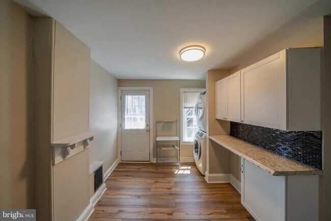 Foto del edificio - 103 S Walnut St