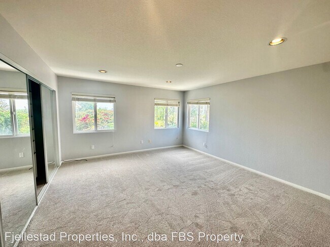 Foto del edificio - 5 br, 3 bath House - 1825 Hummock Lane