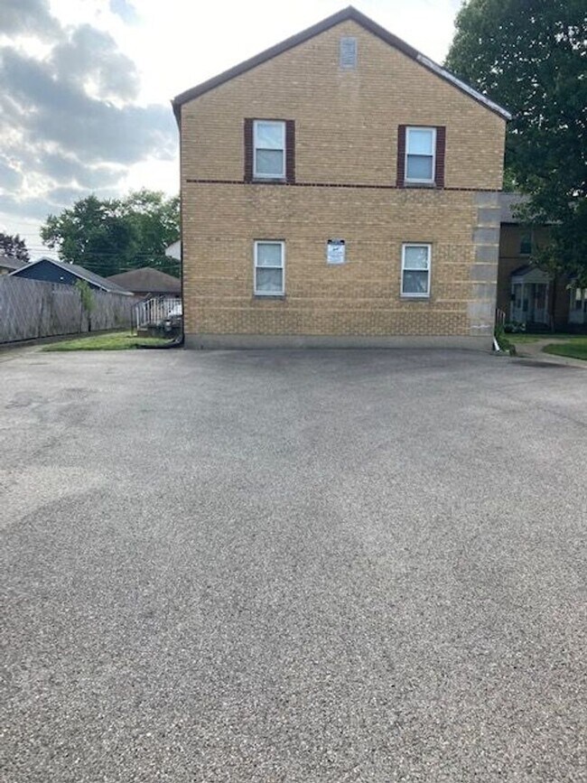 Building Photo - 316-334 W. XENIA