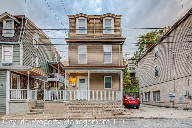 Building Photo - 3 br, 1.5 bath House - 33 Southern Avenue