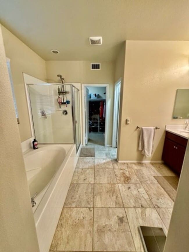 Building Photo - Gorgeous Mediterranean Home