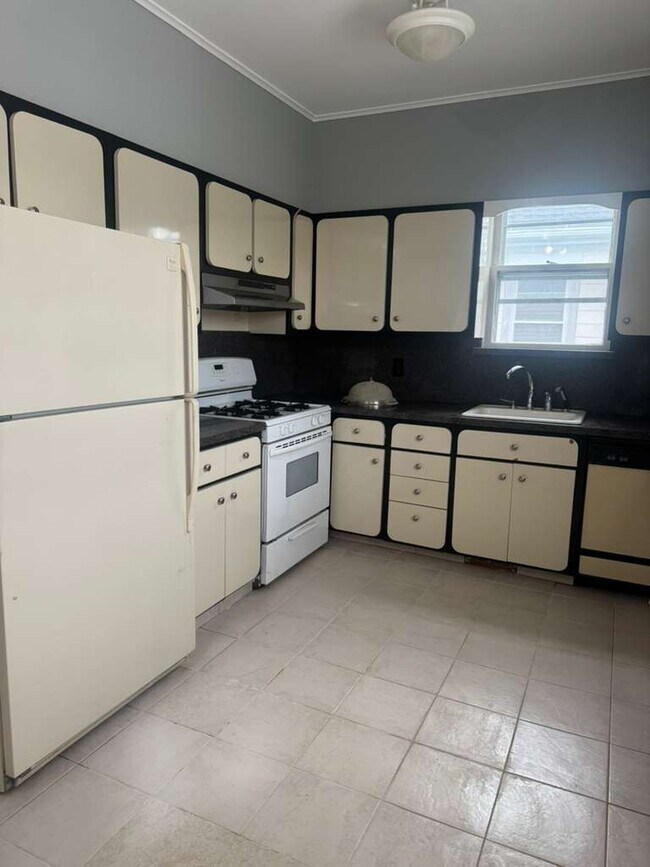 Foto del edificio - 270 N Fulton Ave