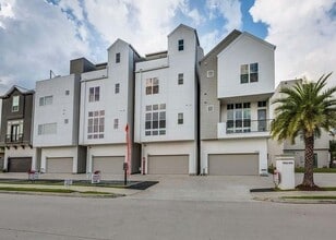 Building Photo - 5866 E Post Oak Ln