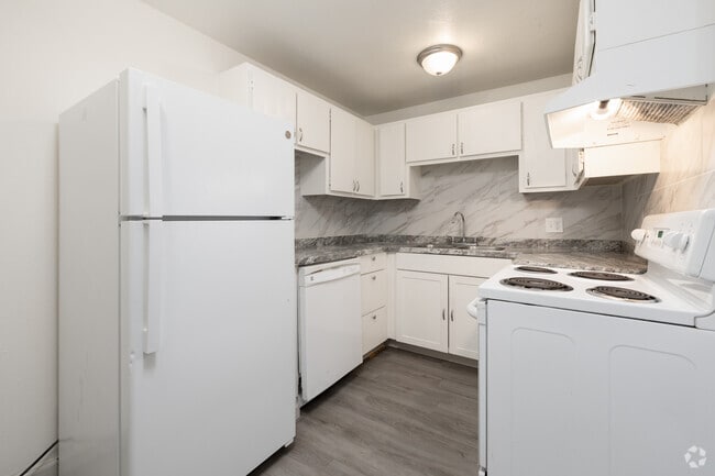 2BR, 1BA - 750SF - Kitchen - Olympic Garden - Beautiful Renovated Apart...