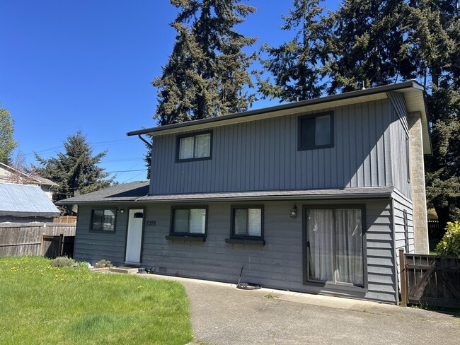 Photo du bâtiment - 2325 Bowen Rd