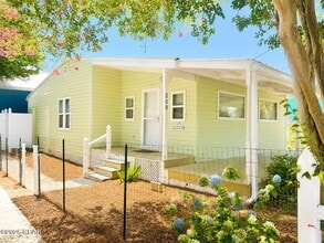 Building Photo - 208 El Prado Pl