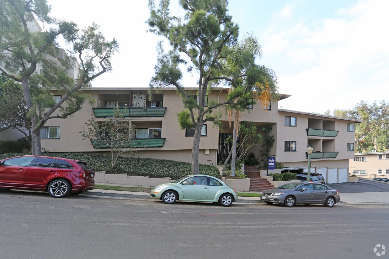 Strathmore Terrace Apartments Los Angeles, CA