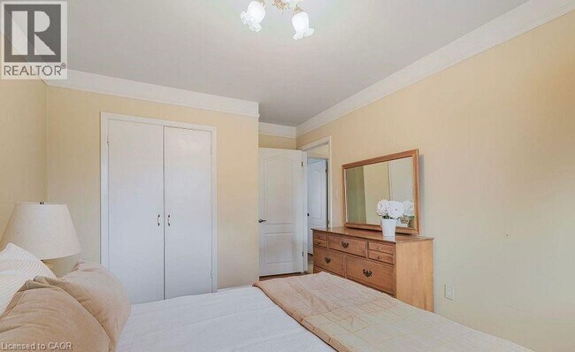 Photo du bâtiment - 2416 Rebecca St