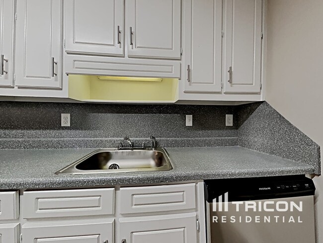 Foto del edificio - 702 Heritage Ridge Dr