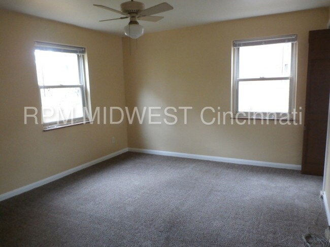 Building Photo - 5239 Willowood Ave