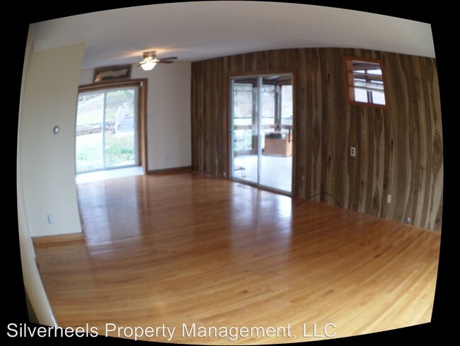 Foto del edificio - 220 Congress Rd