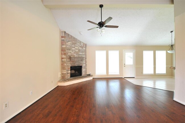 Foto del edificio - 3123 Redcliff Dr
