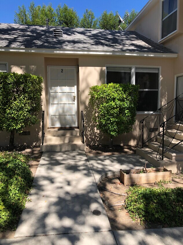 4454 Ellenwood Dr Unit 2, Los Angeles, CA 90041 Apartments in Los