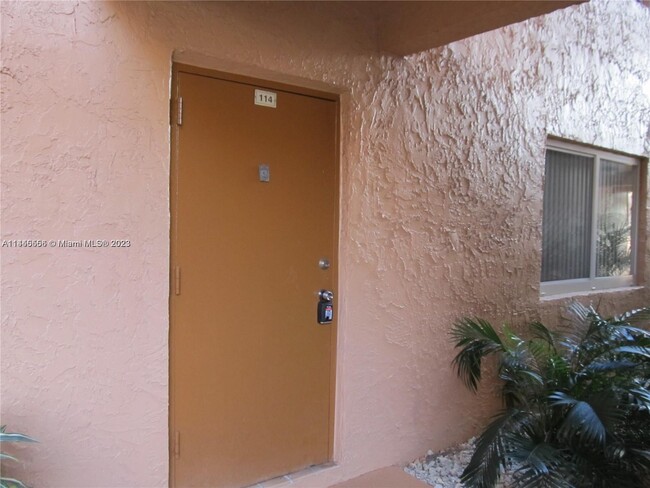 Building Photo - 3048 Sunrise Lakes Dr E