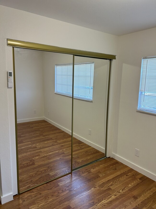 Building Photo - 961 Barkley Ct