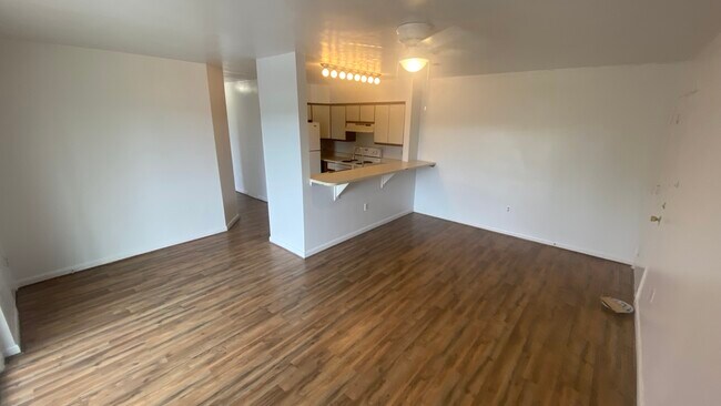 Building Photo - 1203 University Ter