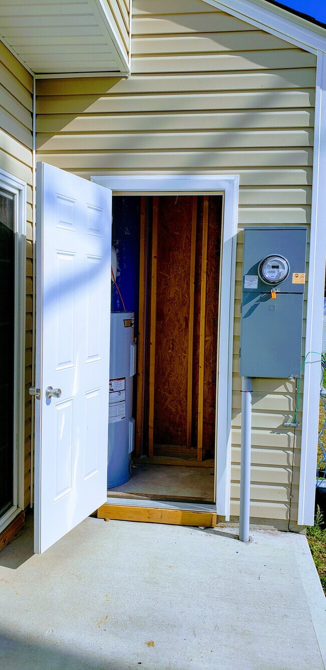 157 Beacon Woods Dr, Holly Ridge, NC 28445 Townhome Rentals in Holly