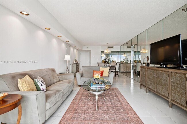 Foto del edificio - 20355 NE 34th Ct