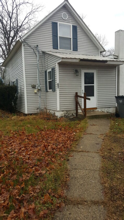 Primary Photo - Greenway - 701 River Ave