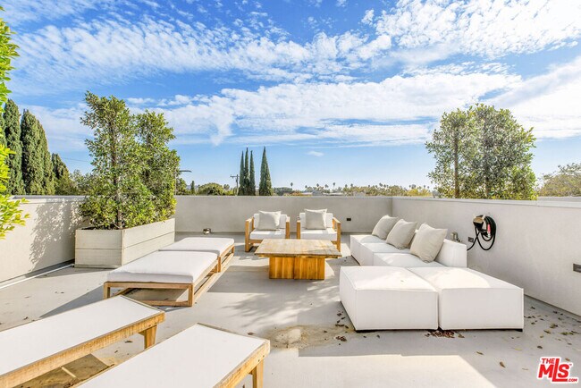 Building Photo - 3808 College Ave