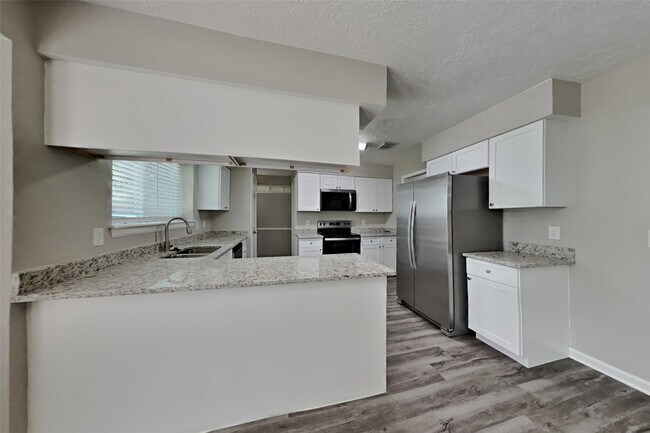 Foto del edificio - 16054 Pinyon Creek Dr