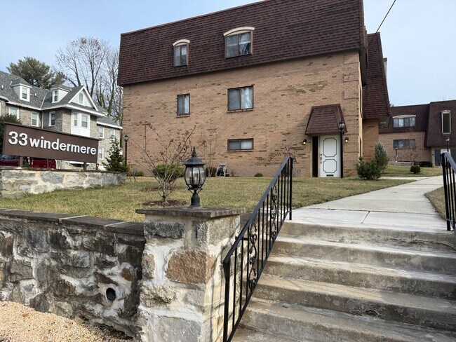 Building Photo - 33 Windermere Ave