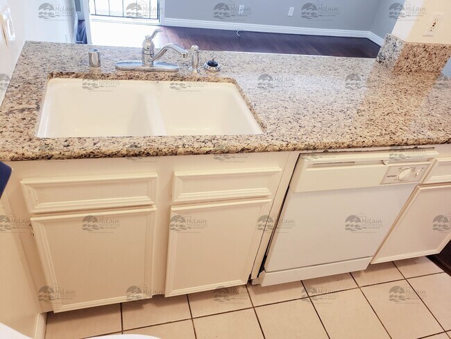 Foto del edificio - 1 Bedroom Just Minutes to Beach in Oceansi...