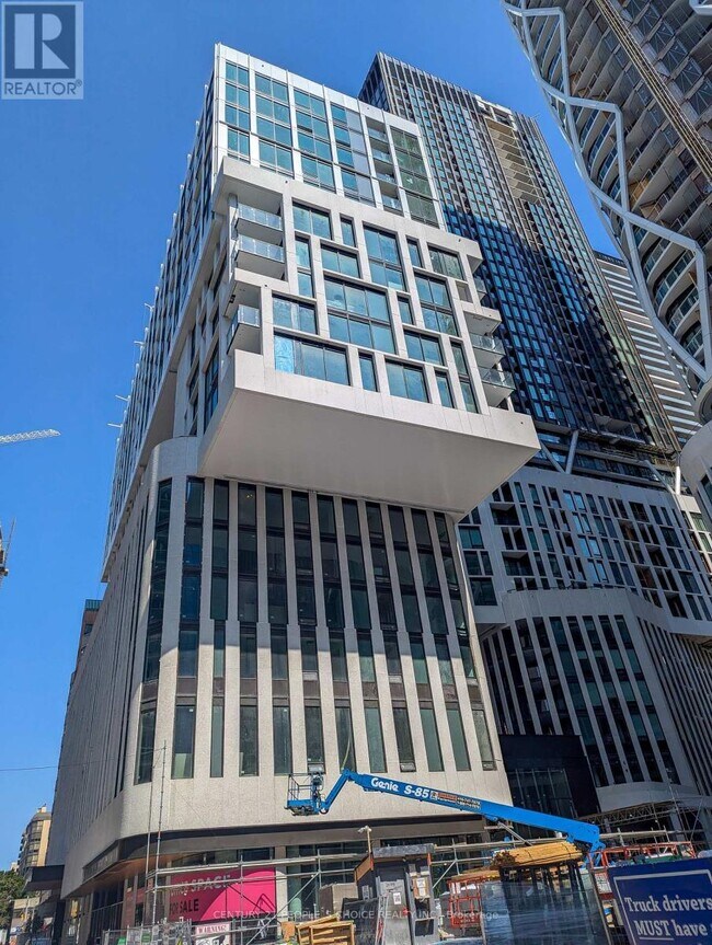 Building Photo - 121 St Patrick St
