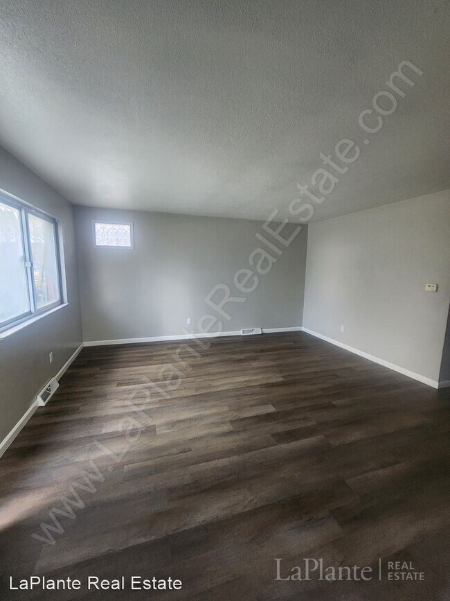 Foto del edificio - 3 br, 1 bath House - 130 Orville Dr.