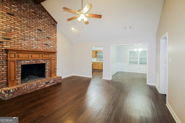 Foto del edificio - 1418 Hillside Pl SE