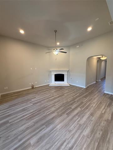 Foto del edificio - 2125 Lake Pine Dr