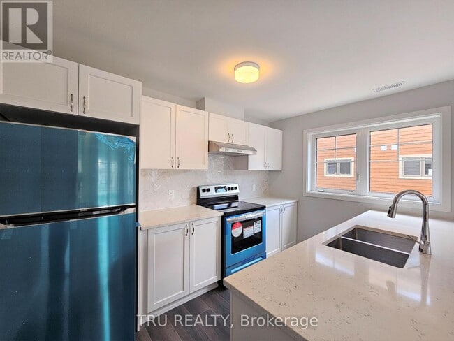 Building Photo - 200 Anyolite Private