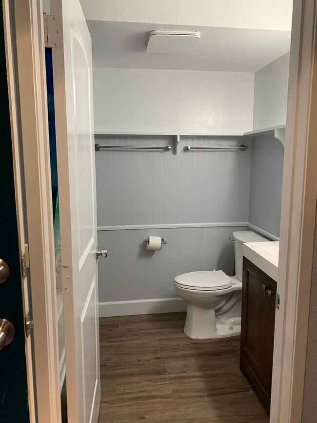 Foto del edificio - Gorgeous clean and modern furnished 2/2 lowest level Kihei Shores Unit!