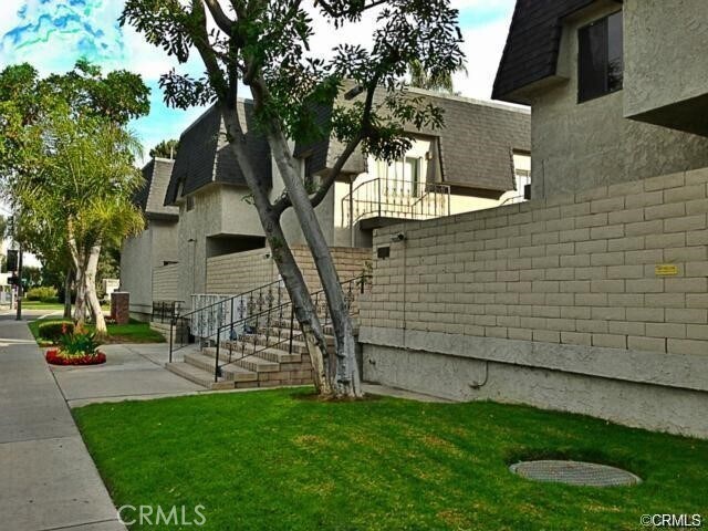 Foto del edificio - 2227 N Broadway
