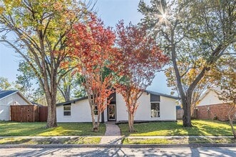Building Photo - 614 Yorktown Dr