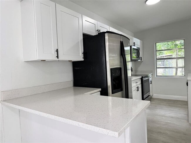 Building Photo - 906 San Domingo Rd
