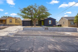 Building Photo - 614 Loretto Rd