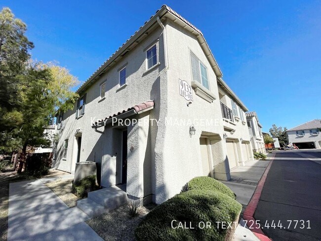 Building Photo - 2 BED 2 BATH TOWNHOME IN THE NORTHWEST