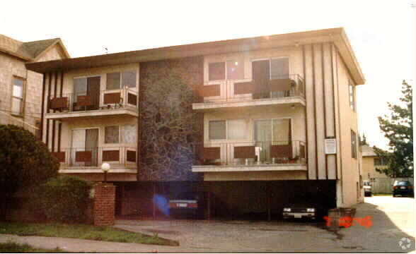 Foto del edificio - 1730 Stuart St